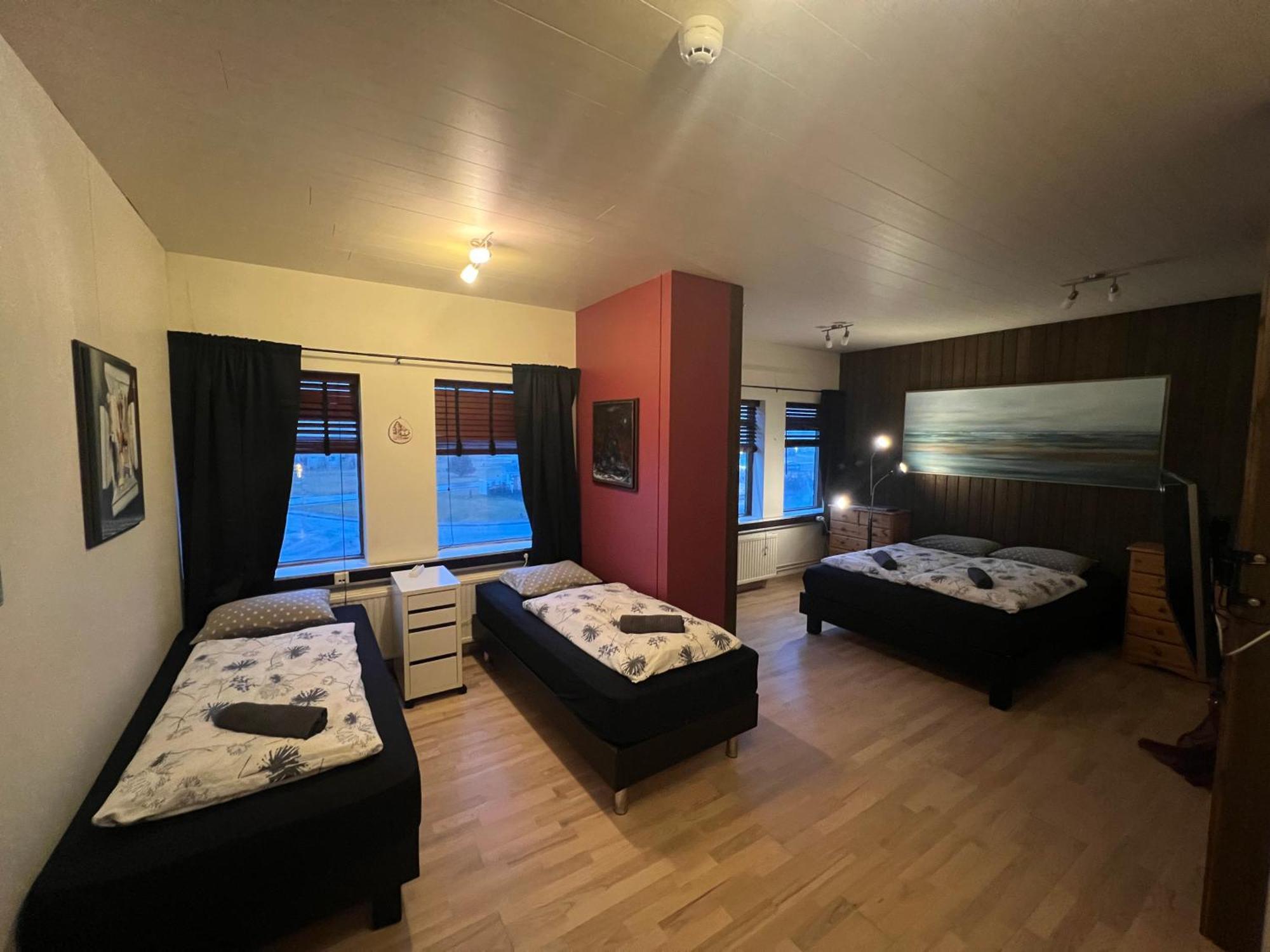 Art Hostel And Apartments Stokkseyri Екстер'єр фото